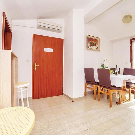 2 Bedroom Amazing Apartment In Криквеница Екстериор снимка