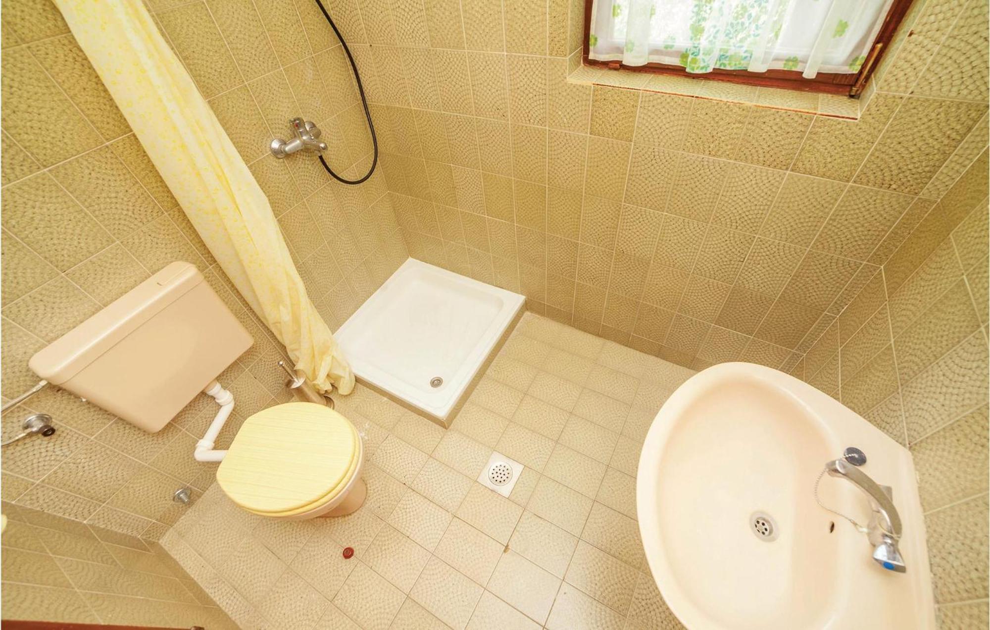 2 Bedroom Amazing Apartment In Криквеница Екстериор снимка