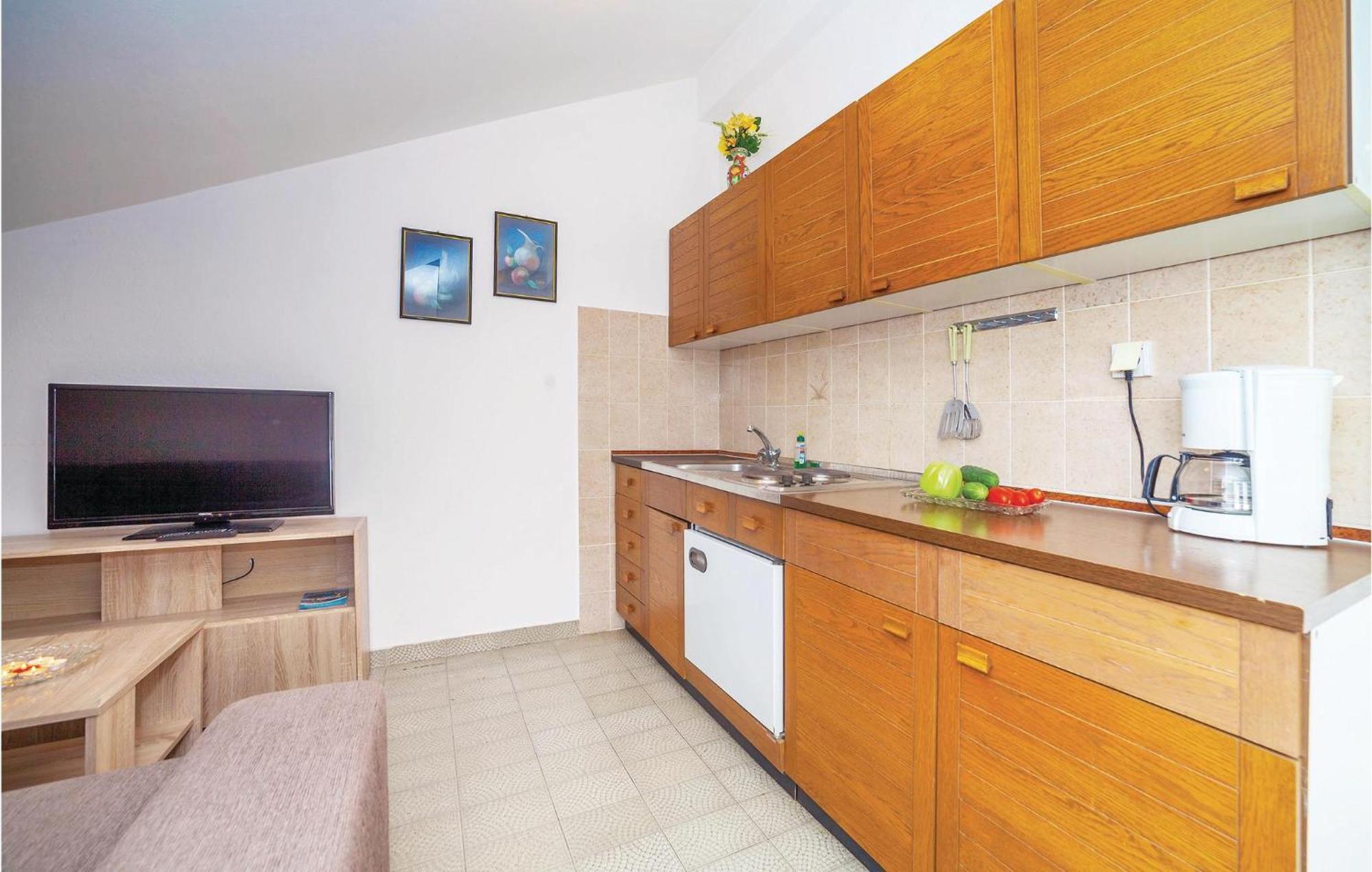 2 Bedroom Amazing Apartment In Криквеница Екстериор снимка