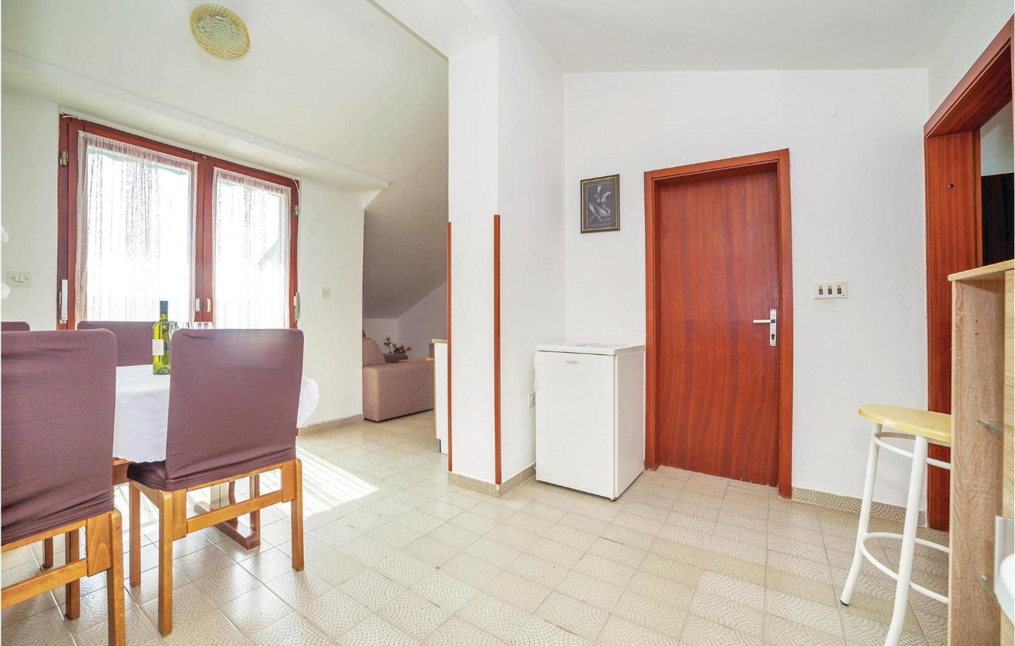 2 Bedroom Amazing Apartment In Криквеница Екстериор снимка